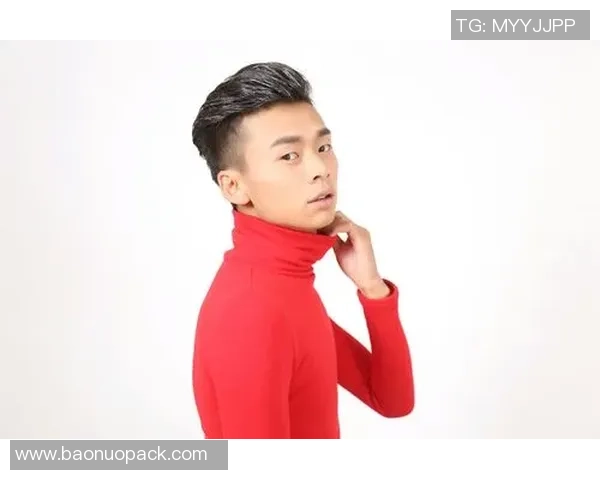 刘辉足球：从青涩少年到职业球员的成长之路与奋斗故事